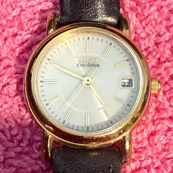 Citizen Eco-Drive Women's Leather Watch - Picture 2 of 6